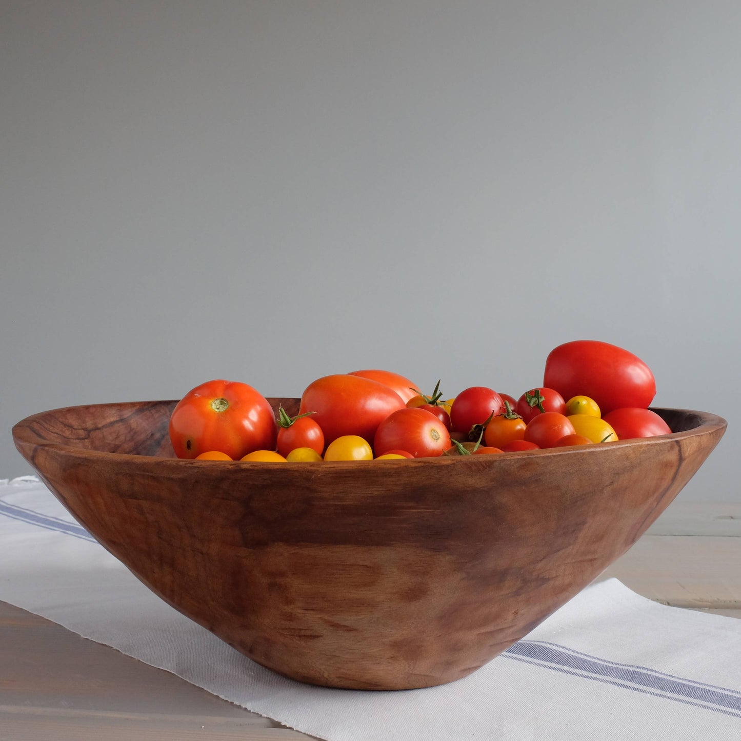 17" Large Round Wood Salad Bowl | Wood Bowl | Home & Kitchen