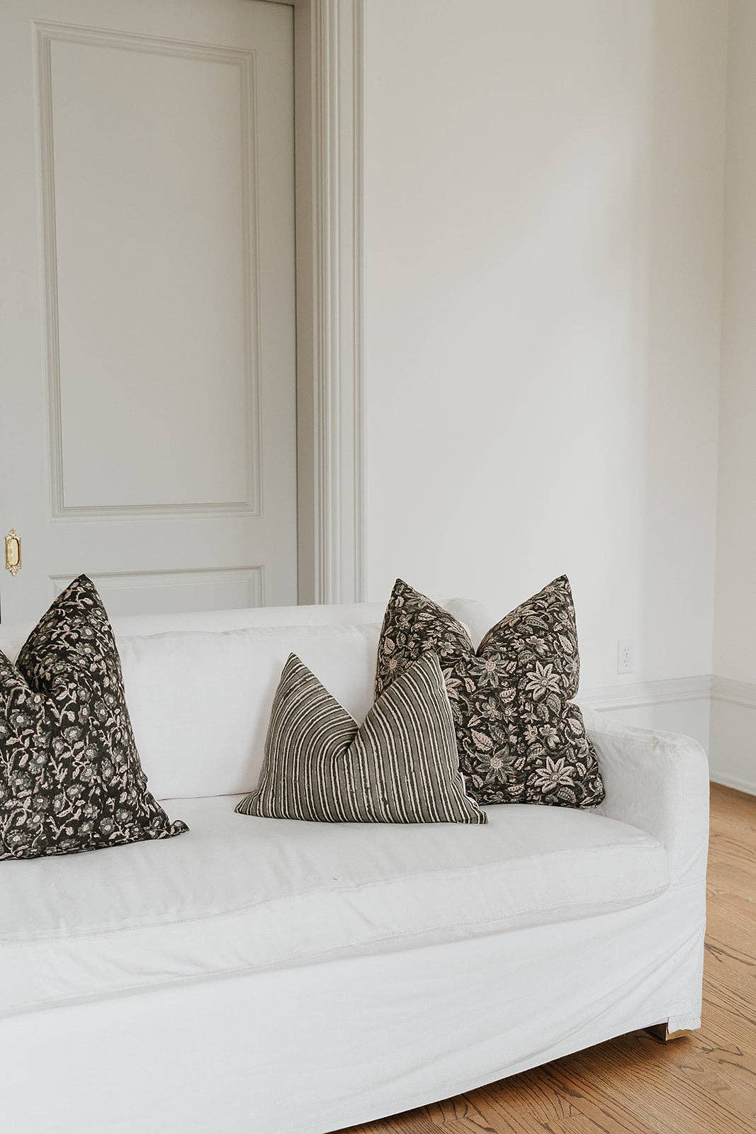 Omonye - Indian Hand Block Linen Pillow Cover