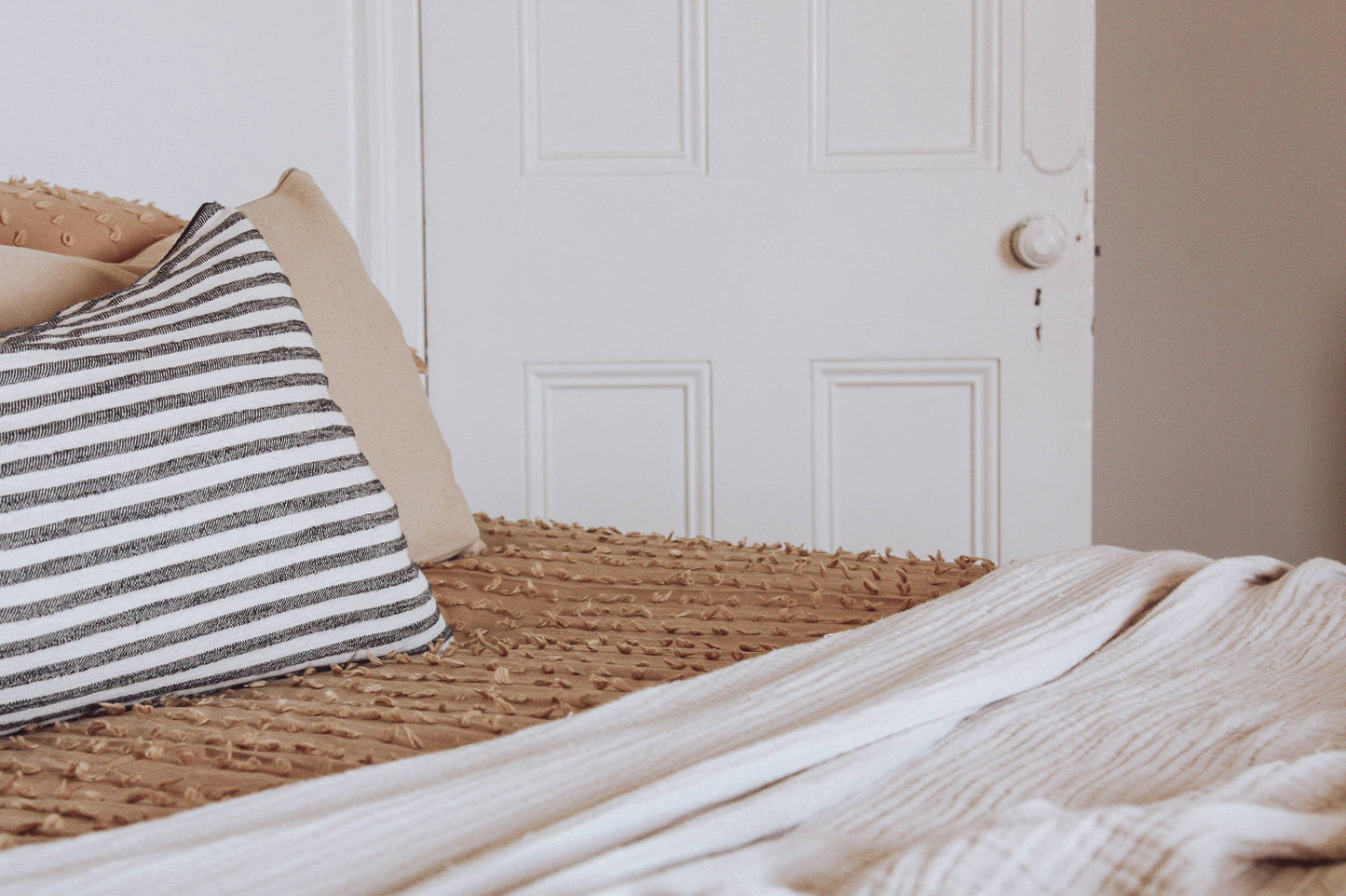 SAARDE Enes Throw | White