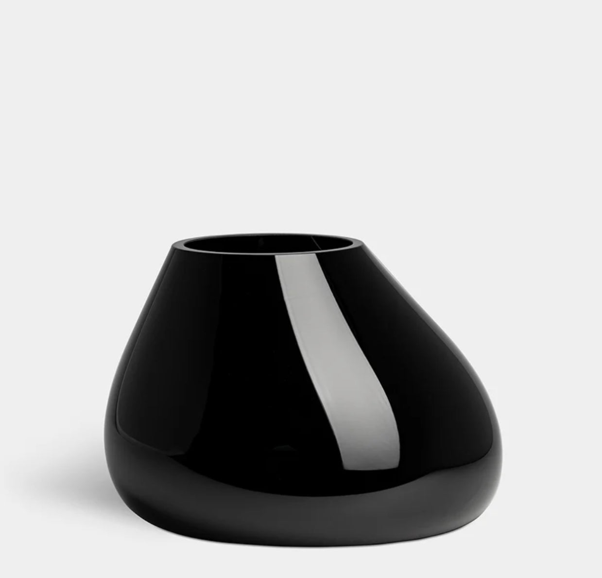 Ebon Vase Black, Medium