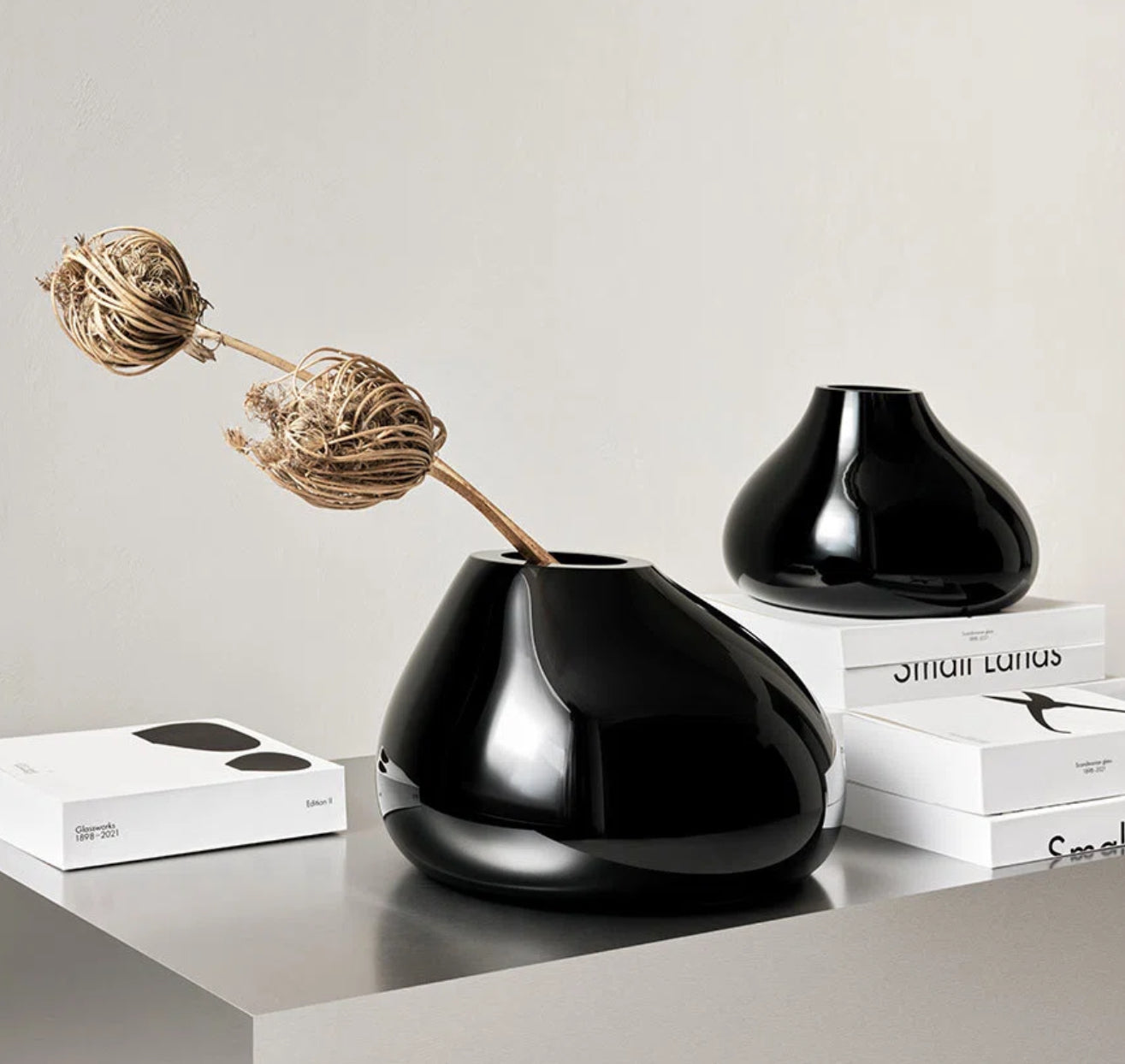 Ebon Vase Black, Large