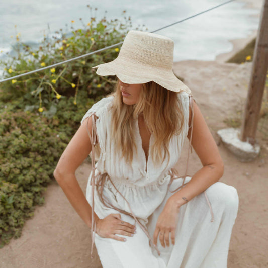 Scallop bucket hat- natural
