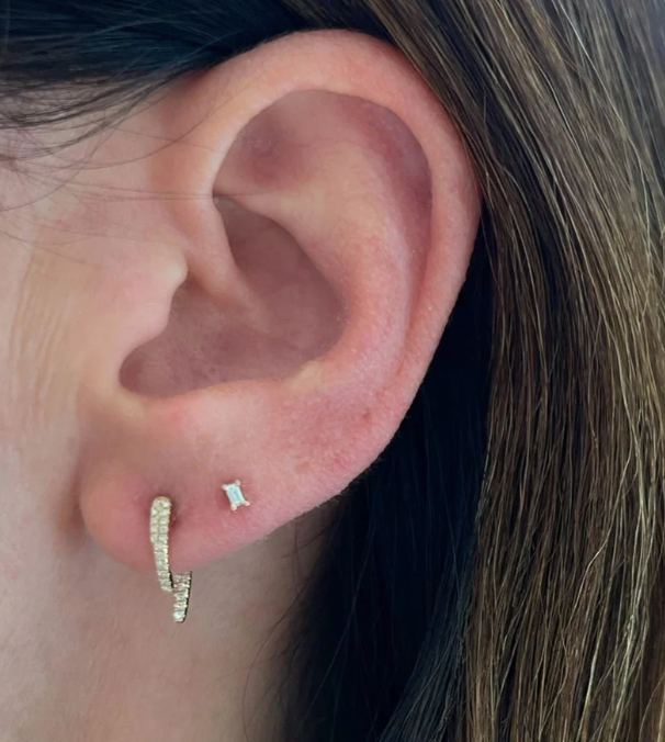 MINI DIAMOND HOOK EARRING
