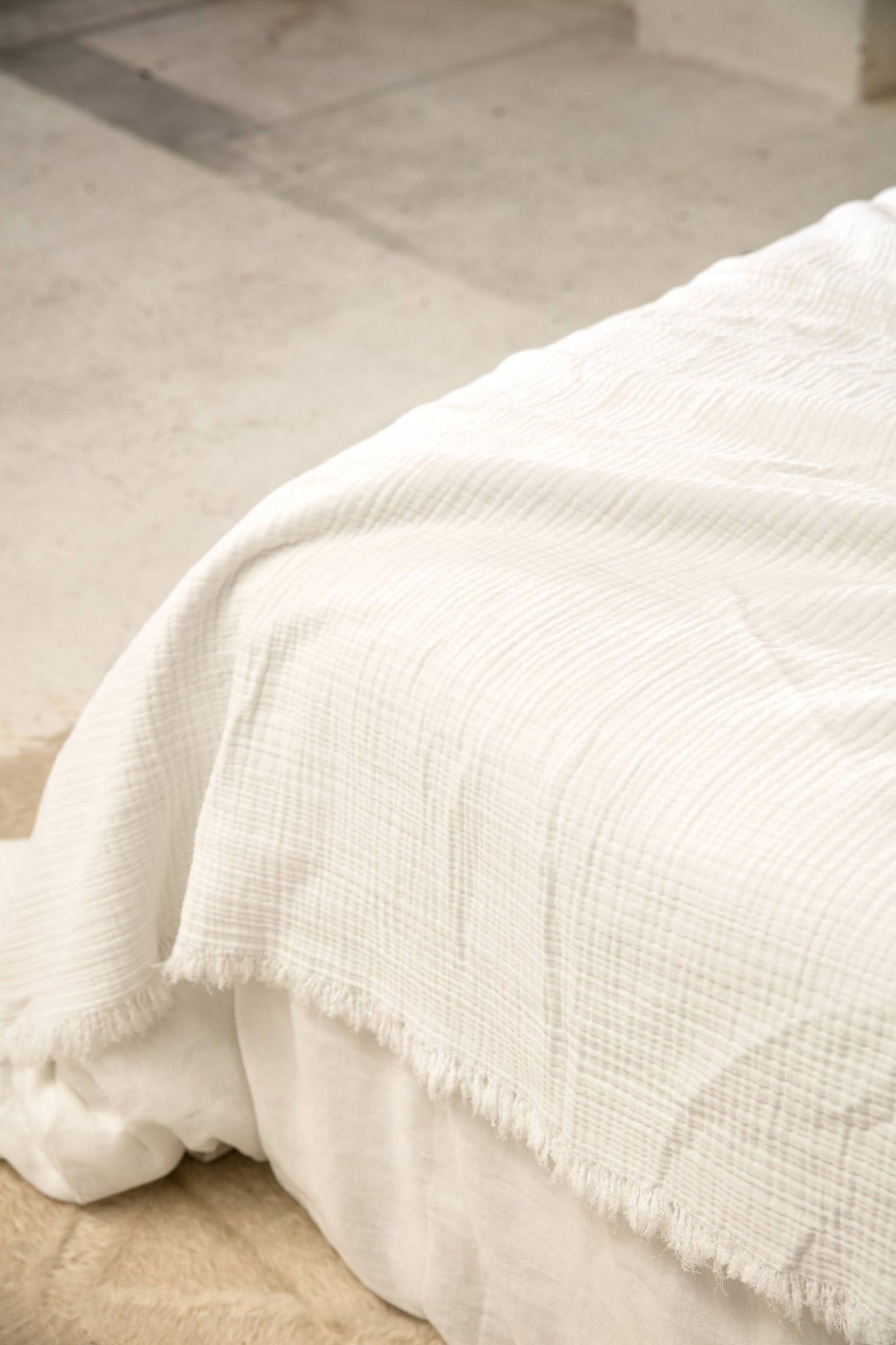 SAARDE Enes Throw | White