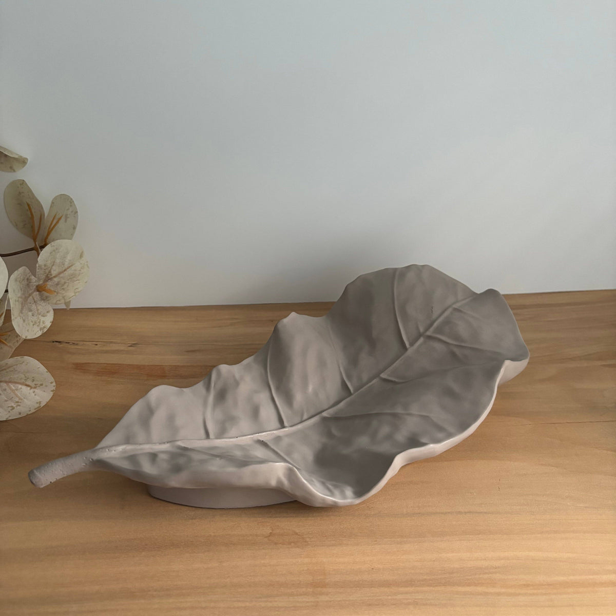 Sylva - Organic Leaf Tray | Modern Coffee Table Decor