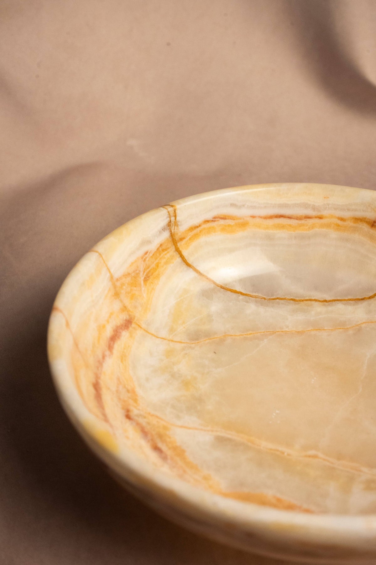Classic Pedestal Onyx Bowl - Onyx - Multi