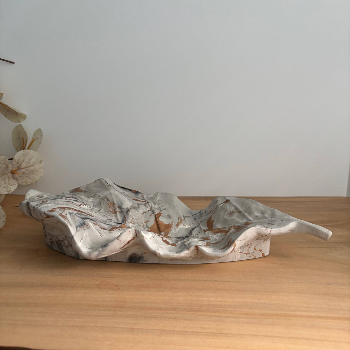Sylva - Organic Leaf Tray | Modern Coffee Table Decor