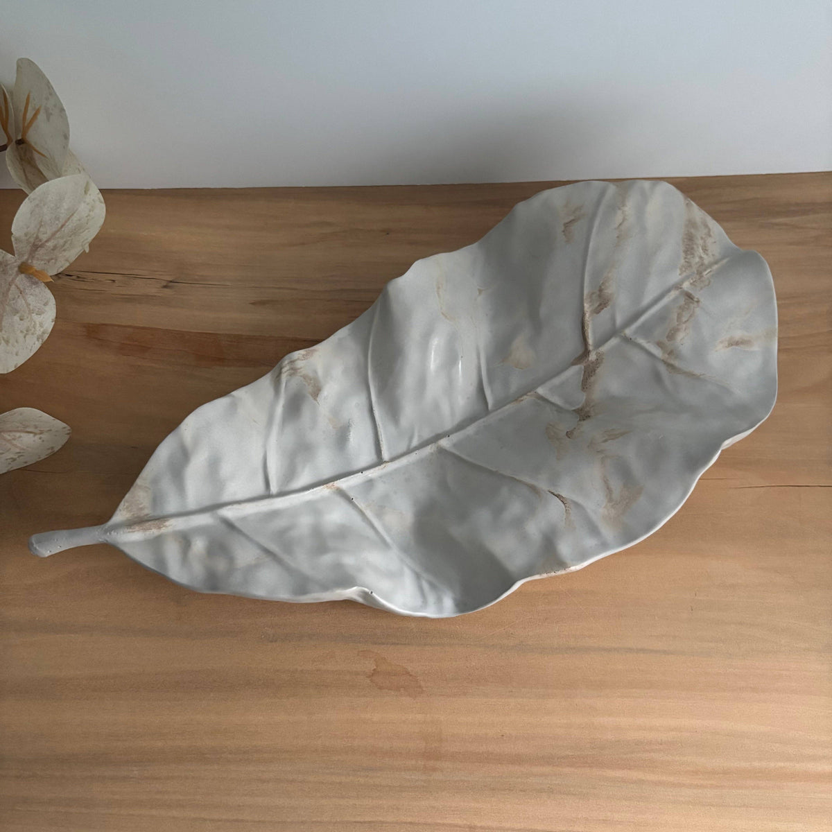 Sylva - Organic Leaf Tray | Modern Coffee Table Decor