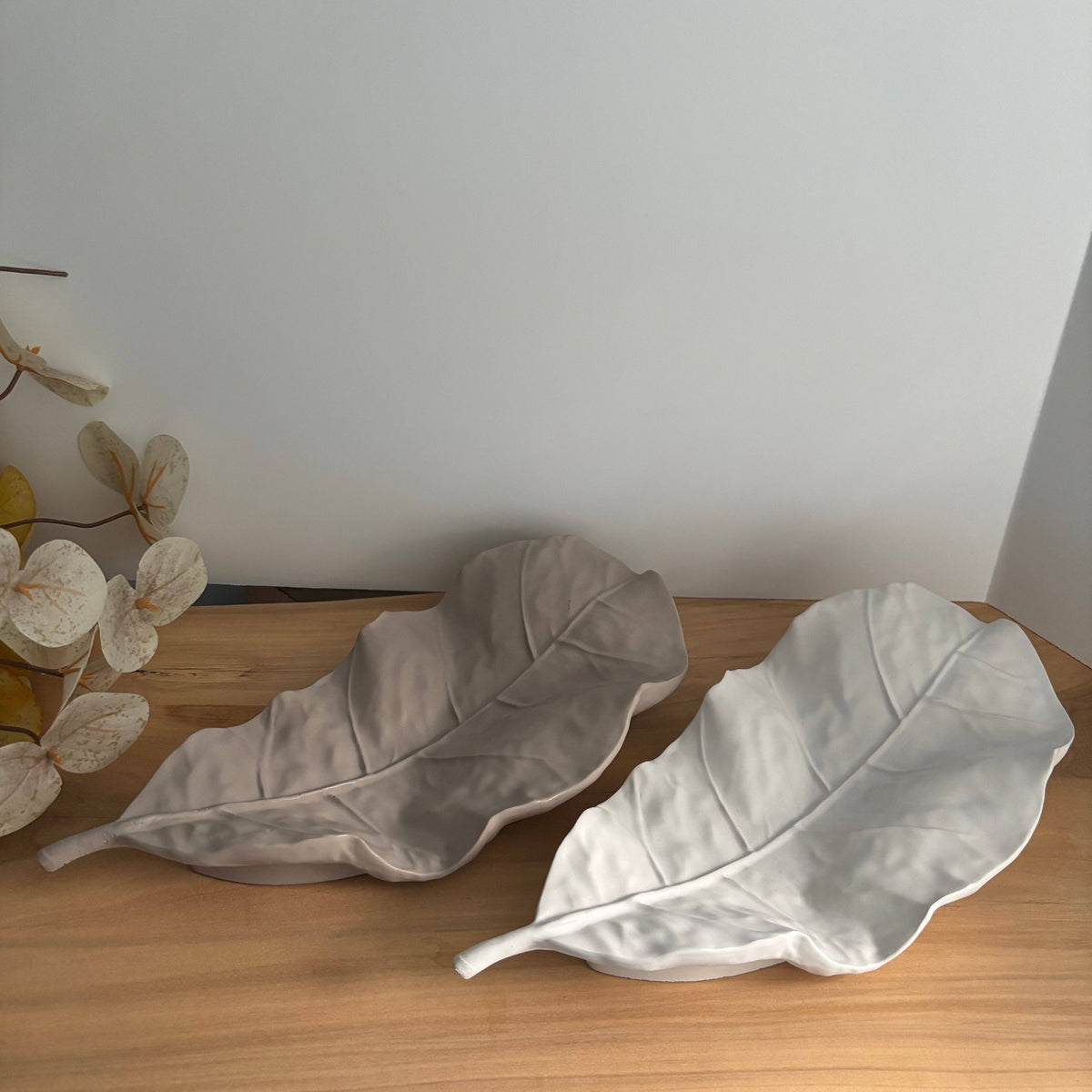 Sylva - Organic Leaf Tray | Modern Coffee Table Decor
