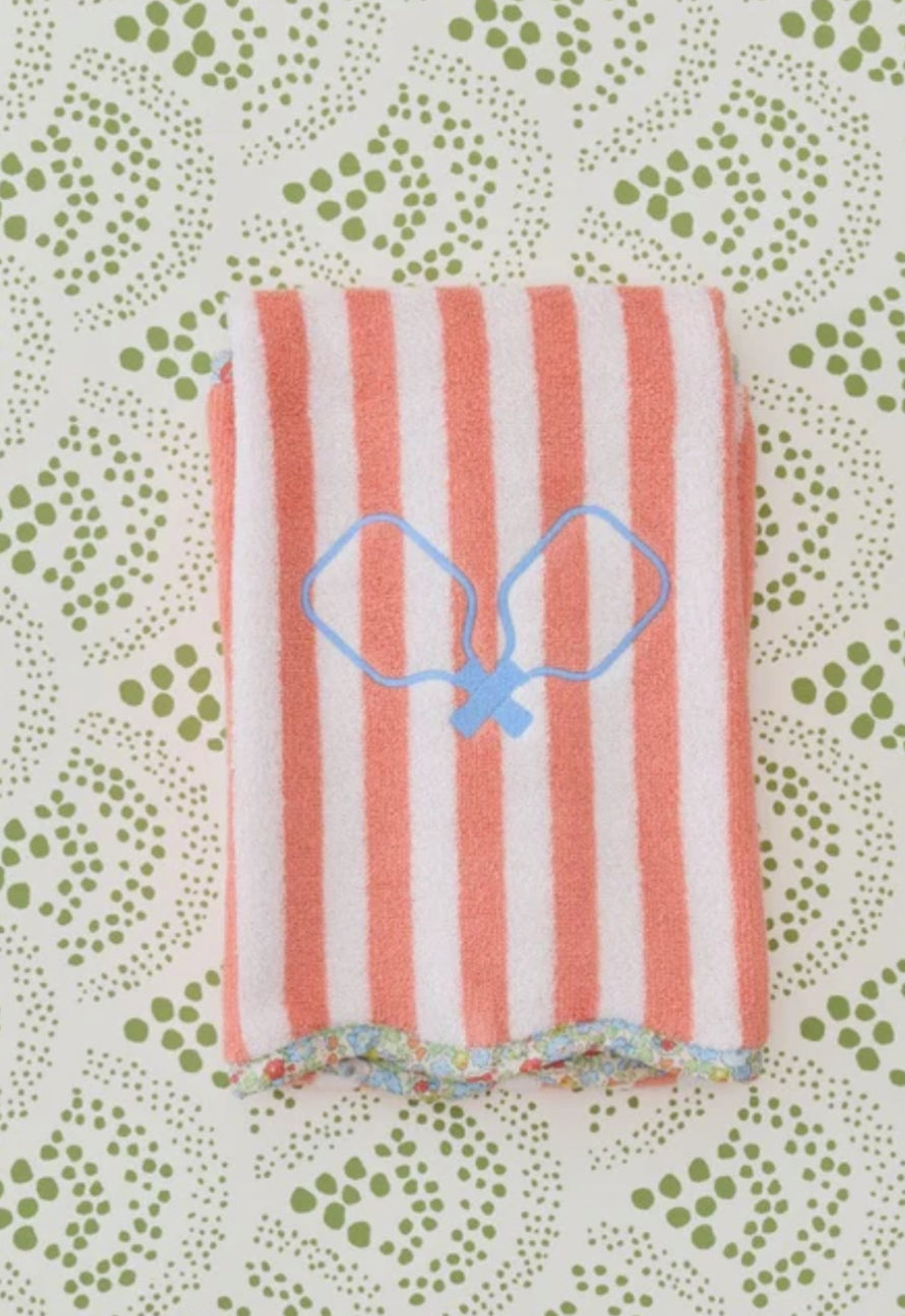 Weezie Scallop Tennis Towel
