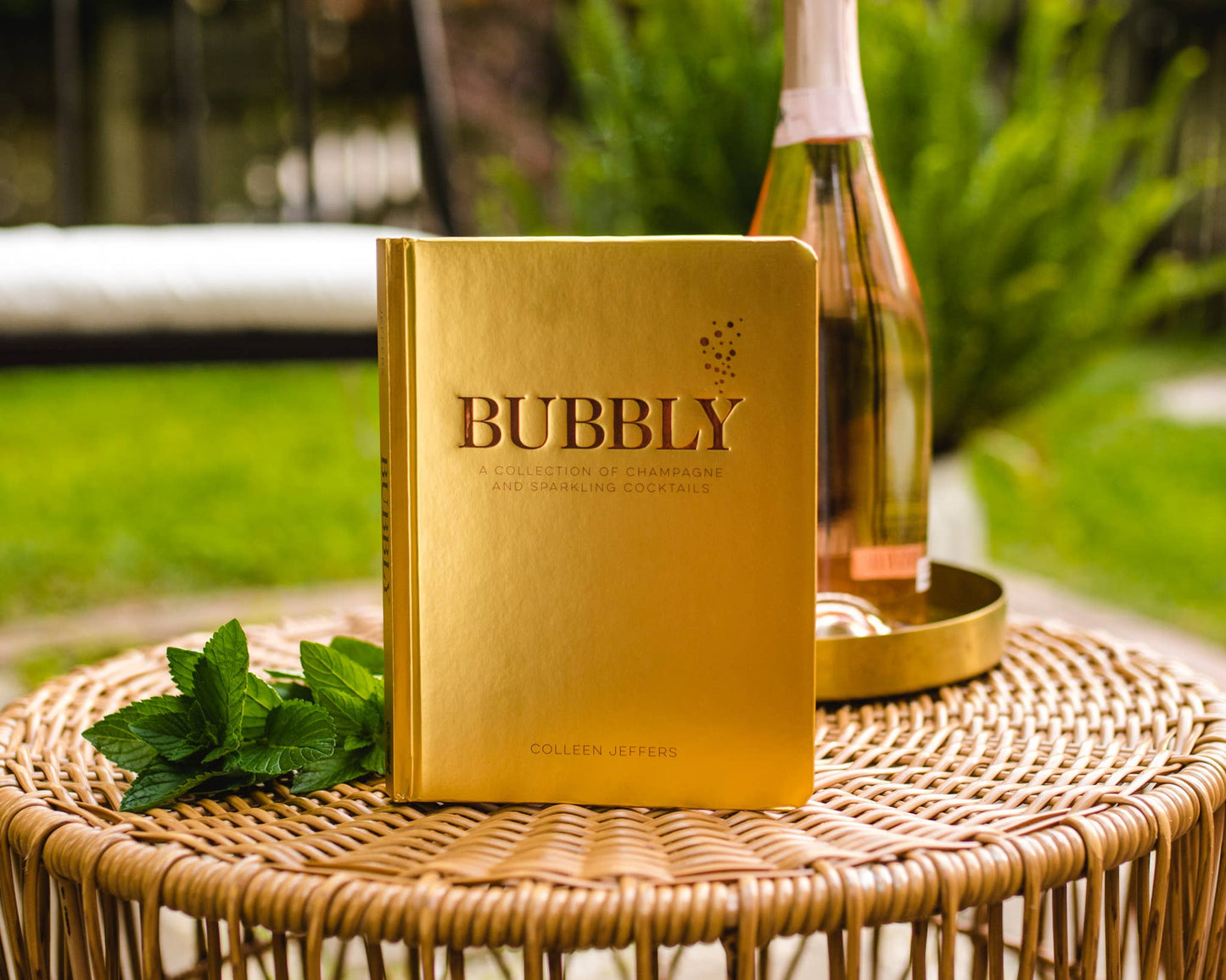 Bubbly: A Collection of Champagne and Sparkling Cocktails book