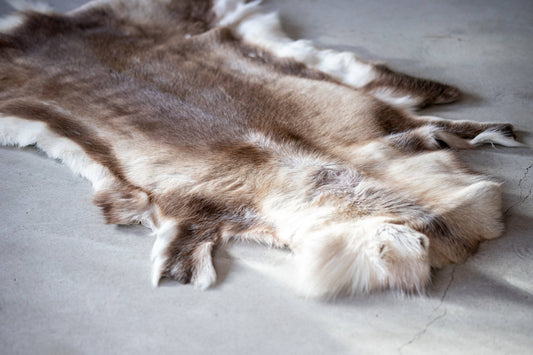 Natural Light Reindeer Hide | Scandinavian Decor | 125x75 cm