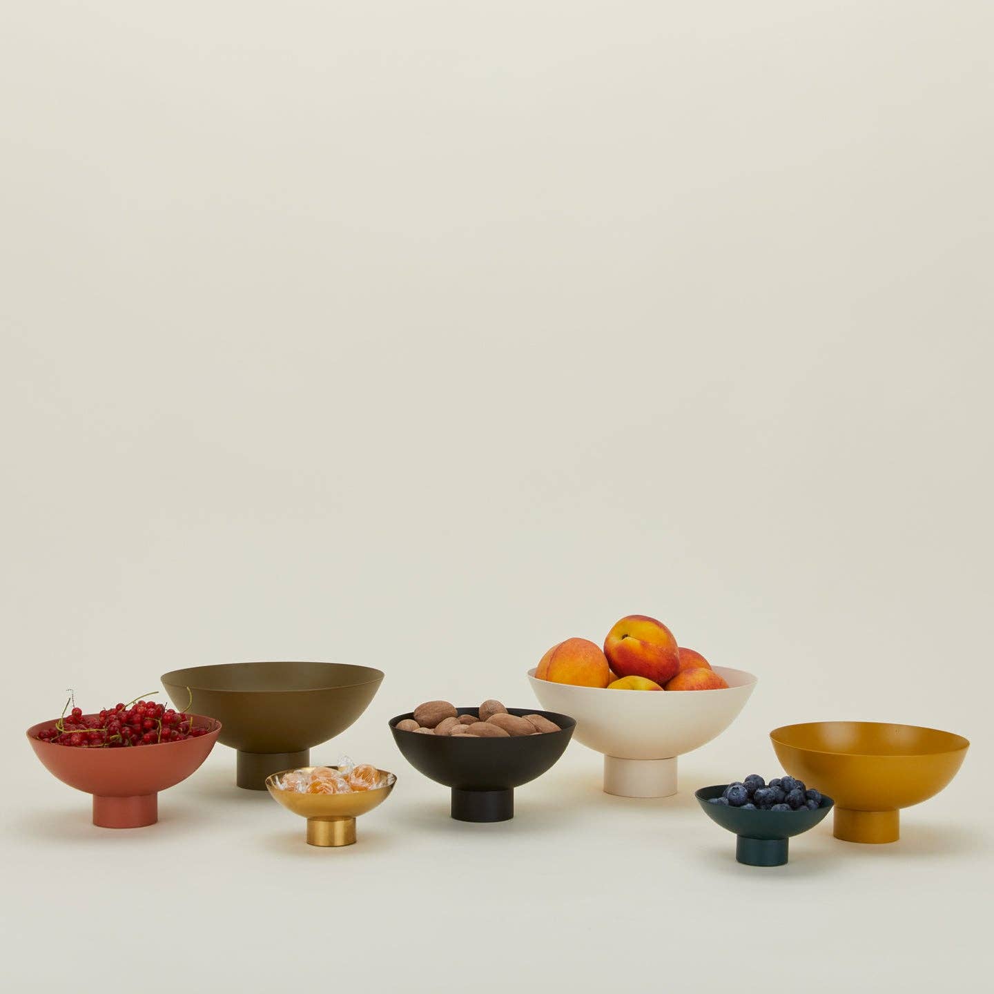 ESSENTIAL FOOTED BOWL - TERRACOTTA