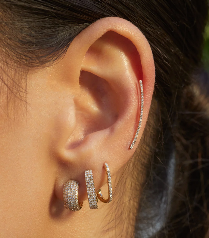 DIAMOND CURVED BAR EAR CLIMBER