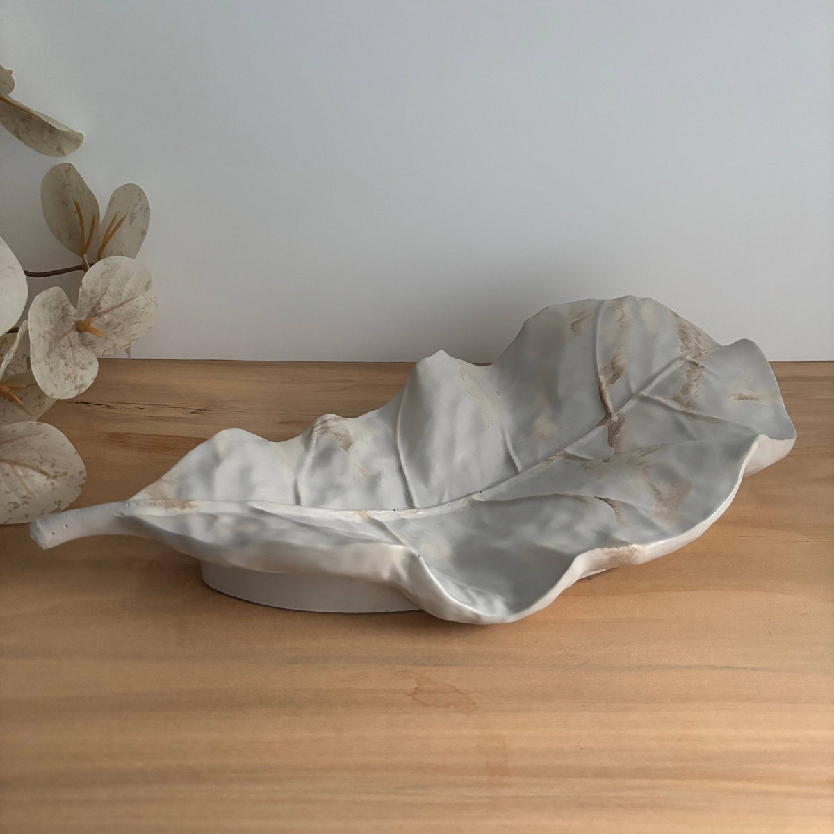 Sylva - Organic Leaf Tray | Modern Coffee Table Decor