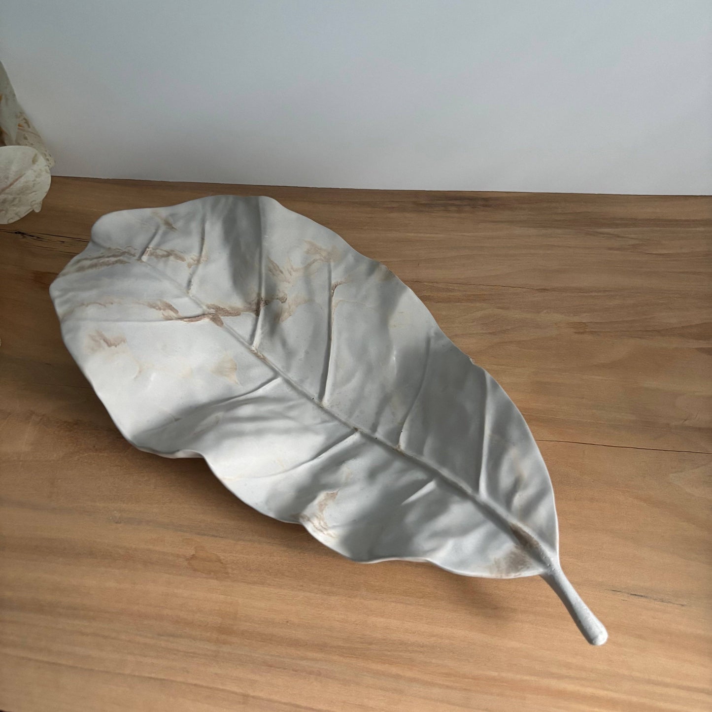 Sylva - Organic Leaf Tray | Modern Coffee Table Decor